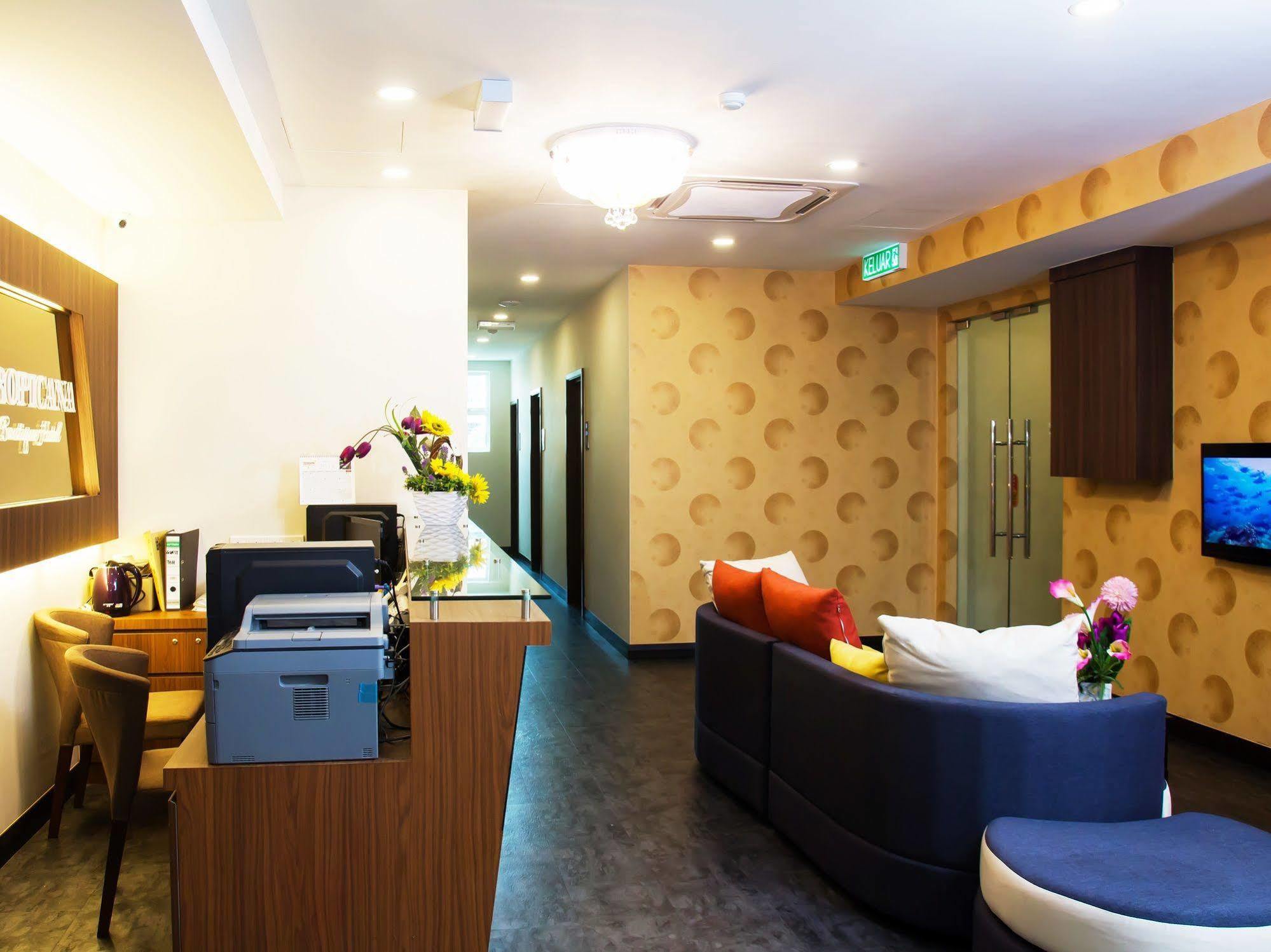 Tropicana Homestay Muar Exterior photo