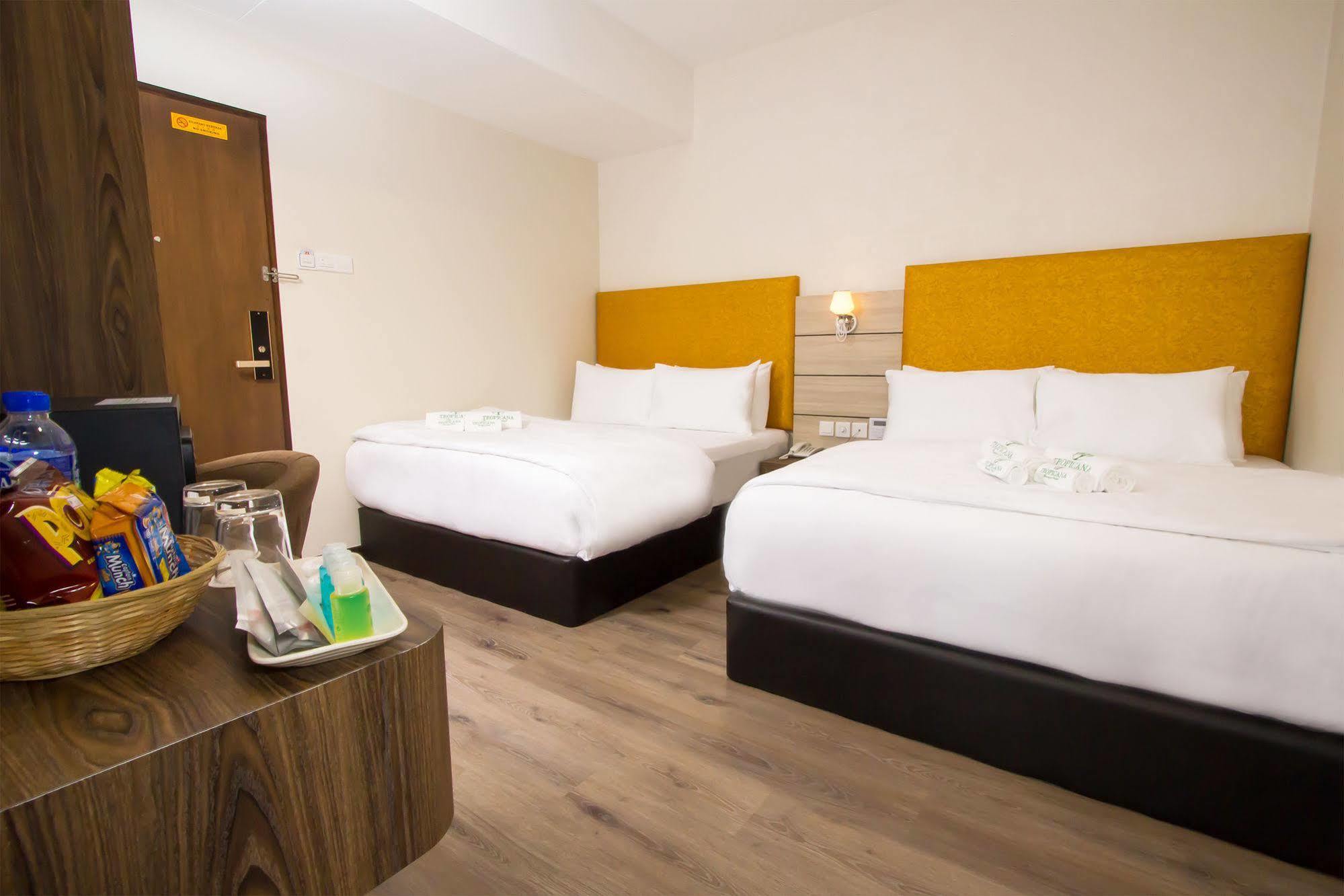 Tropicana Homestay Muar Exterior photo